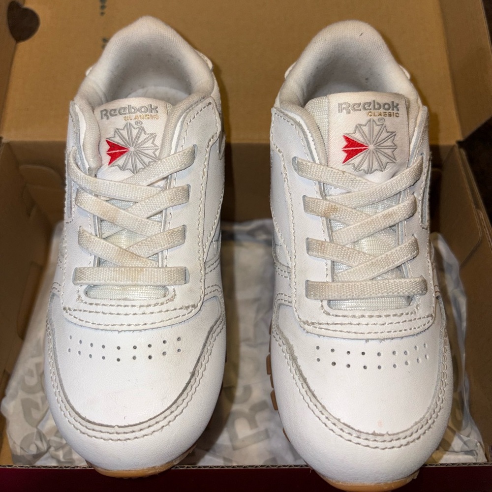 Kids reebok shoes size 8